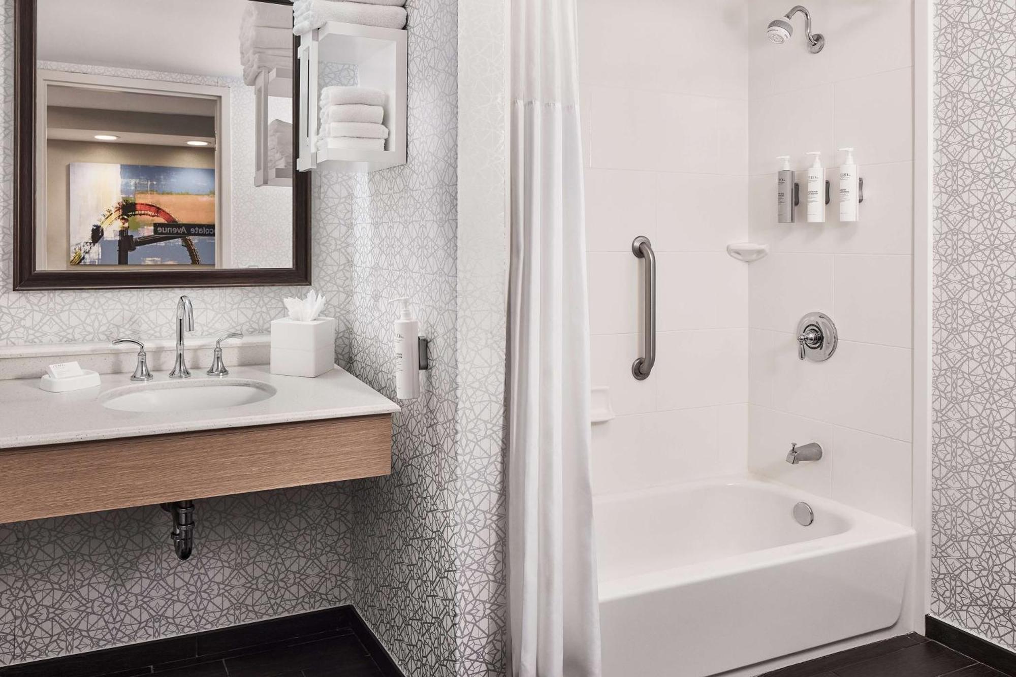 Hotel Hampton & Hershey Near The Park 3*